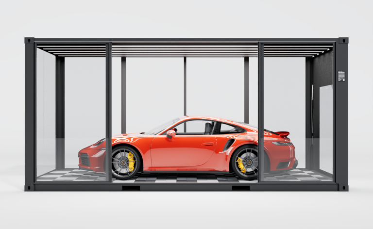 Vue de face latérale du Cargo Display X avec Porsche rouge exposée sous éclairage LED.